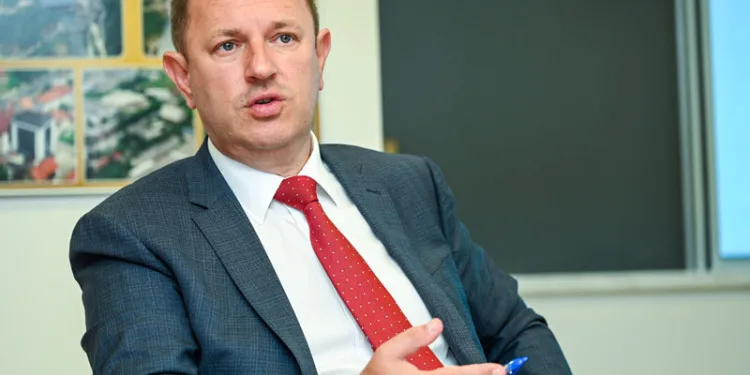 Petrović: Radnicima Elektroprivrede nisu umanjene plate, već stimulacije