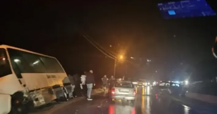 Sudar autobusa i automobila u banjalučkom naselju Saračica