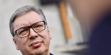 Vučić: Sarajevo da “okači mačku o rep” držanja sa visine i pridike