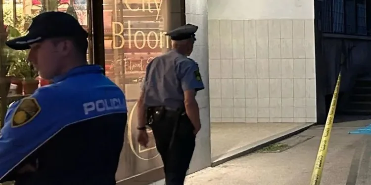 Tragedija u Zenici: Žena izvršila samoubistvo skokom sa petog sprata