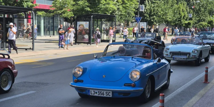 Za ljubitelje oldtajmera: U petak Međunarodni oldtajmer kabrio skup