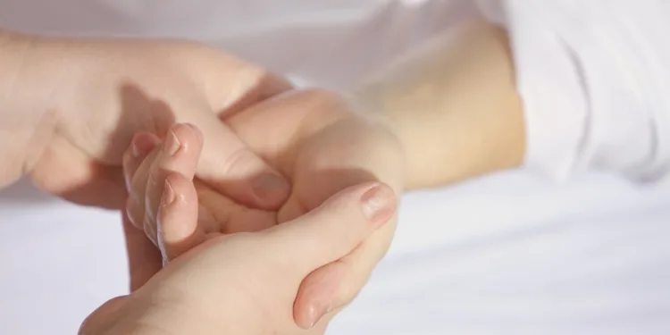 Natečeni prsti mogu biti neočekivan znak malo poznate plućne bolesti