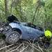 Težak udes u Banjaluci, automobil završio u provaliji, povrijeđene dvije osobe
