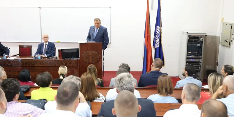Dodik: Univerziteti su tvrđava budućnosti, povećavati ulaganja