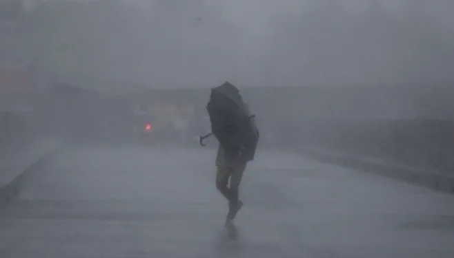 Kiša u Beogradu, grad padao u Kragujevcu i Aranđelovcu, oluja u Požarevcu (VIDEO)