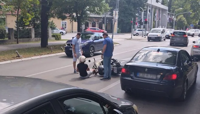 Saobraćajna nezgoda kod zgrade Vlade Srpske