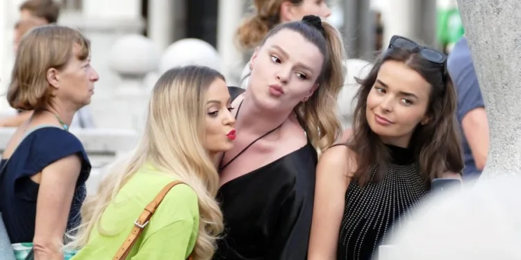 Život u eri selfija: “Kako neko uvijek ispadne lijep na slici”