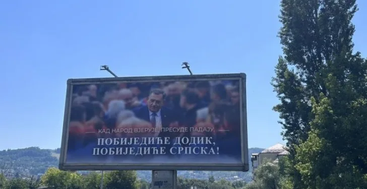 Bilbordi sa porukama podrške Dodiku širom Srpske