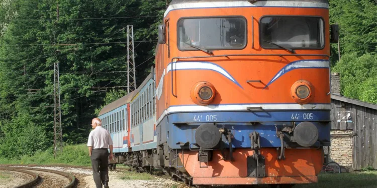Sindikat “Željeznica RS”: Nova radna mjesta za stranačke kadrove dok vozovi staju