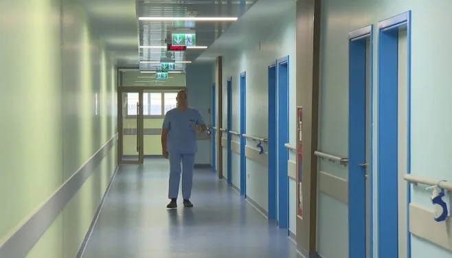 Saobraćajna nezgoda kod Čelinca; UKC Srpske: Јedan pacijent životno ugrožen, dva se hirurški zbrinjavaju