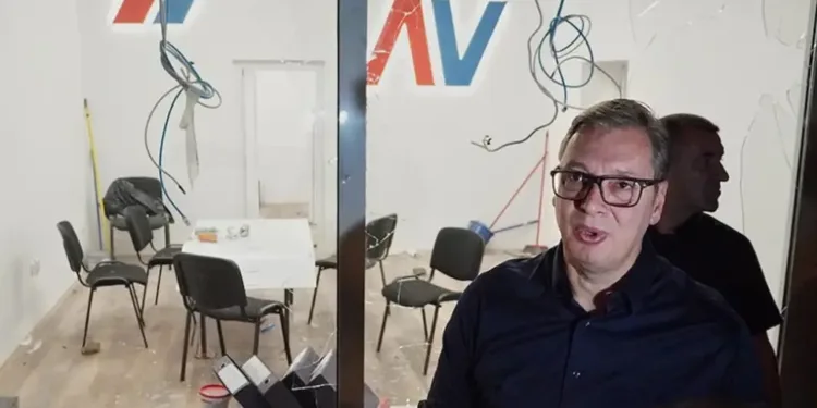 Vučić ispred razbijenih prostorija SNS-a: Ruši i pali – jedini njihov program