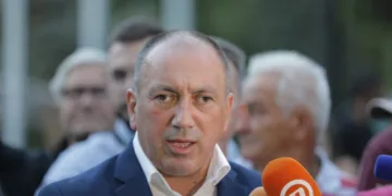 Crnadak: Narod jedva čeka da mu se Dodik skine sa grbače