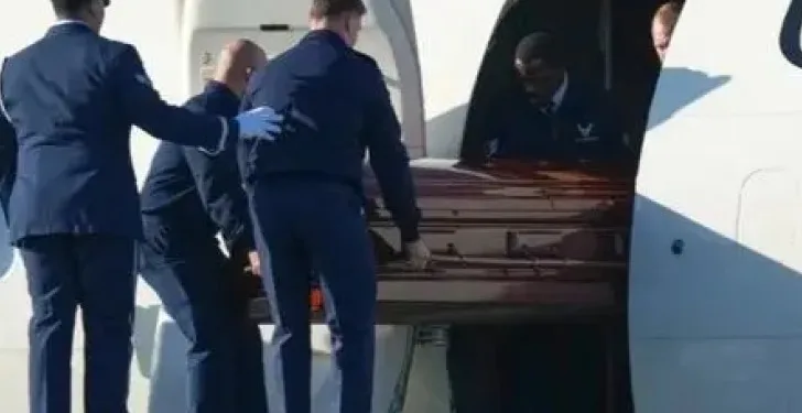 Tijelo ubijenog Kirka prevezeno u Arizonu Vensovim avionom