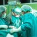 Banjalučki doktor objavio fotografiju: Iz kapka odstranjen crv od 6 centimetara