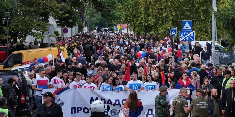 Skup ispred RTS-a: Zatražena smjena rukovodstva