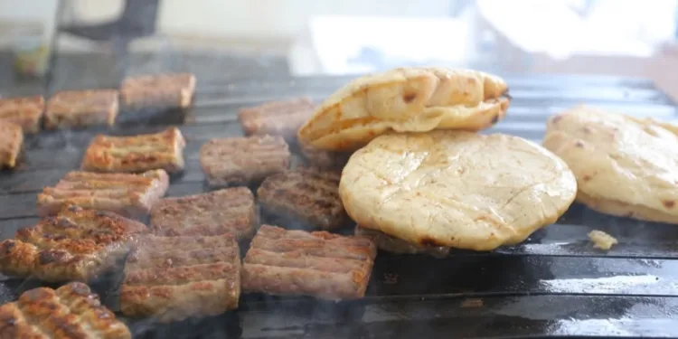 Ćevap fest: Danas takmičenje u brzom jedenju ćevapa
