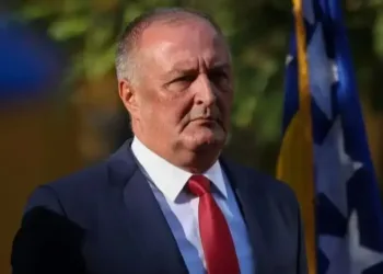 Helez tvrdi da je na sastanku sa 11 žena popio 60 piva, one negiraju da su bile tamo