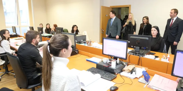Ministar pravde Goran Selak u posjeti Osnovnom sudu u Banjaluci
