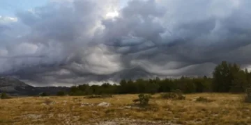 U subotu oblačno sa lokalnim pljuskovima
