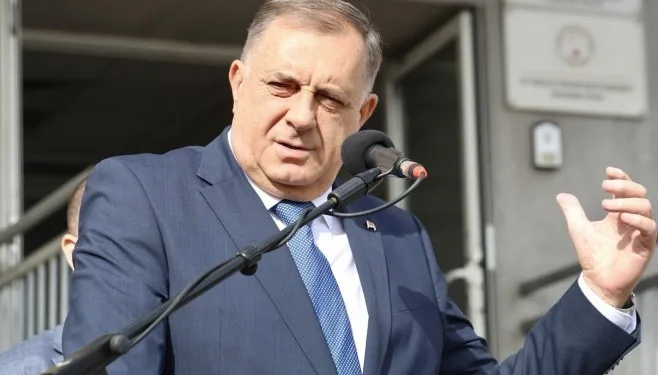 Dodik: Poltrone iz CIK-a BiH primorali da glasaju, ja sam izabrani predsjednik stranke