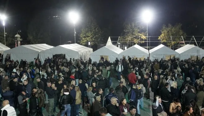 Okupljanje građana u znak podrške muškarcu ranjenom u napadu u Beogradu