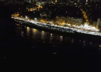 Komemorativni skup u Novom Sadu završen tišinom i porukom na transparentu