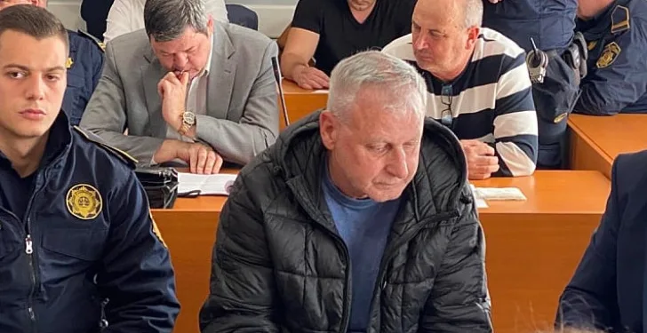 Inspektor maloljetnicama davao drogu, policajci ugovarali mušterije