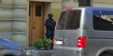 Policajac osumnjičen da je imao polni odnos sa maloljetnicom, drugi pušten