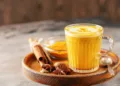 “Zlatno mlijeko” – topli napitak koji spaja zdravlje i užitak
