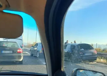 Sudar tri vozila u Zalužanima, jednom otpao točak