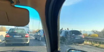 Sudar tri vozila u Zalužanima, jednom otpao točak