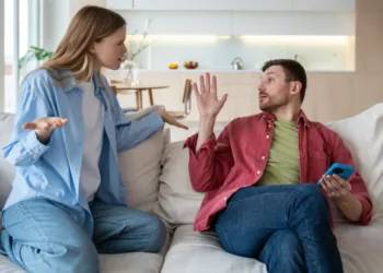 Veze osuđene na propast: Astrološki parovi koji izvlače najgore jedno iz drugog