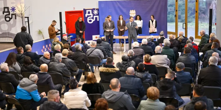 Gradonačelnik uručio nova rješenja o besplatnoj legalizaciji objekata