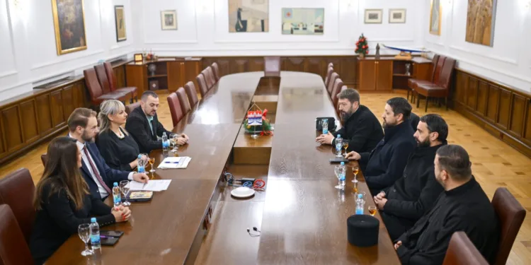 Uručenja rješenja o građevinskim dozvolama za izgradnju i legalizaciju šest crkava i parohijskih domova u crkvenim opštinama