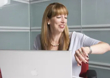 Žena dobila otkaz jer je dolazila prerano na posao: Sud stao na stranu firme