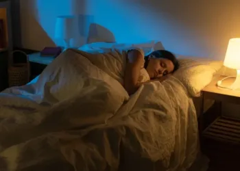 Spavanje sa upaljenim svjetlom je pakao za srce: Najviše šteti ženama i mladima