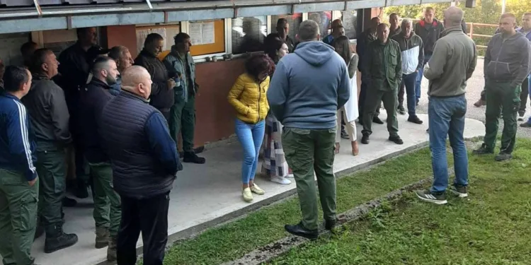 Radnici ŠG “Čemernica” stupili u štrajk upozorenja, traže dvije plate i uplatu svih doprinosa