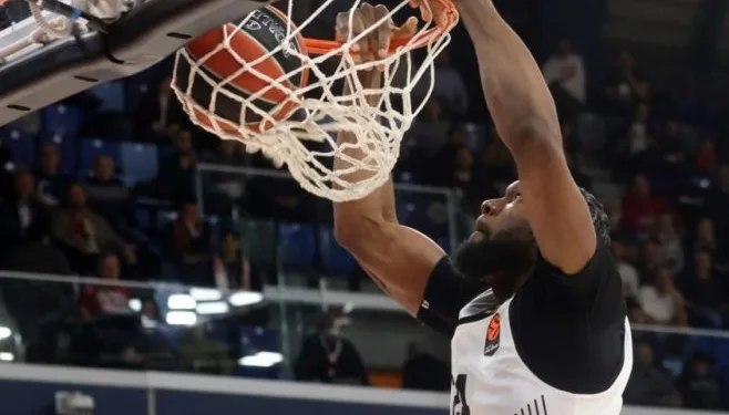 Partizan slavio protiv Kluža