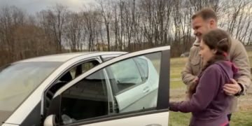 Stanivuković poklonio automobil djevojci koja je imala saobraćajnu nezgodu