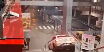 Mercedesom se spustio niz stepenice banjalučke Tržnice 