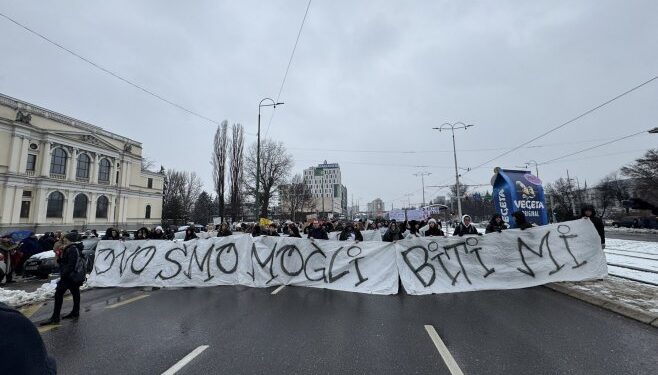 U podne sedmo okupljanje građana zbog tramvajske nesreće