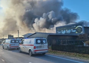 Požar u fabrici namještaja u Brčkom, povrijeđeno 8 osoba