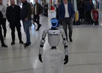 Glavna zvijezda humanoidni robot Robi:  U subotu u Delta Planetu PMF organizuje Dan robotike i umjetne inteligencije