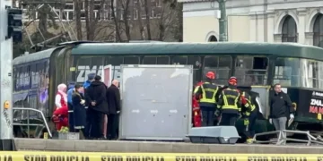 Djevojka (17) koju je udario tramvaj u Sarajevu životno ugrožena, mladić (23) poginuo