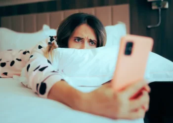 Sabotirate sebe, a da niste ni svjesni: 5 navika u prvih 90 minuta nakon buđenja uništavaju dan