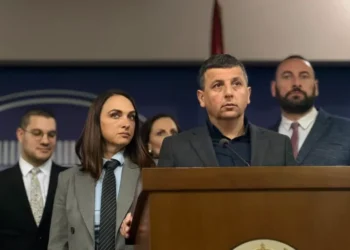 “Izbačen sam 20. put” Vukanović ogorčen nakon incidenta na sjednici: Osjećam se poniženo i revoltirano