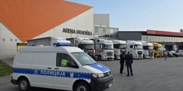 Granični prelaz u Gradišci normalno radi; Prevoznici se okupljaju, nema blokada