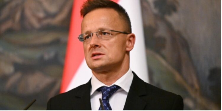 Sijarto: Najbolje rješenje ukidanje sankcija na uvoz ruske nafte
