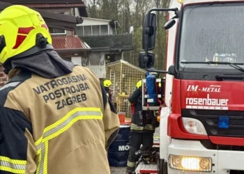 Zagreb: Vatrogasci imali više od 600 intervencija, nekoliko stotina na čekanju