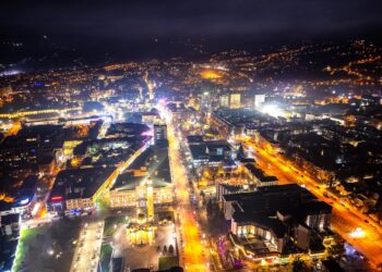 Oglasile se sirene u Banjaluci u znak sjećanja na 27 godina od početka NATO agresije